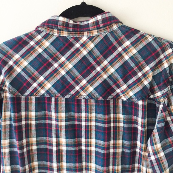 Levi's | Plaid Button Down - Picture 5 of 7